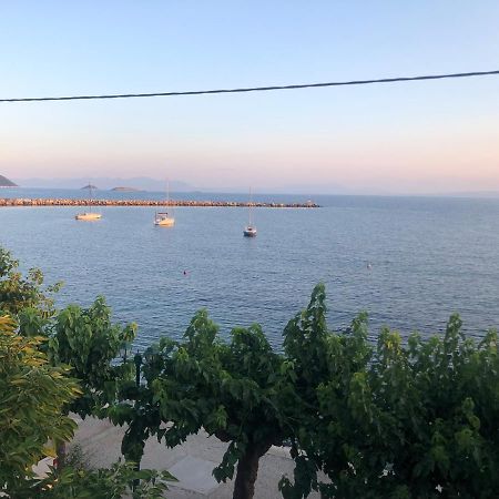 Jonny O, Apartment By The Sea Лутраки Экстерьер фото
