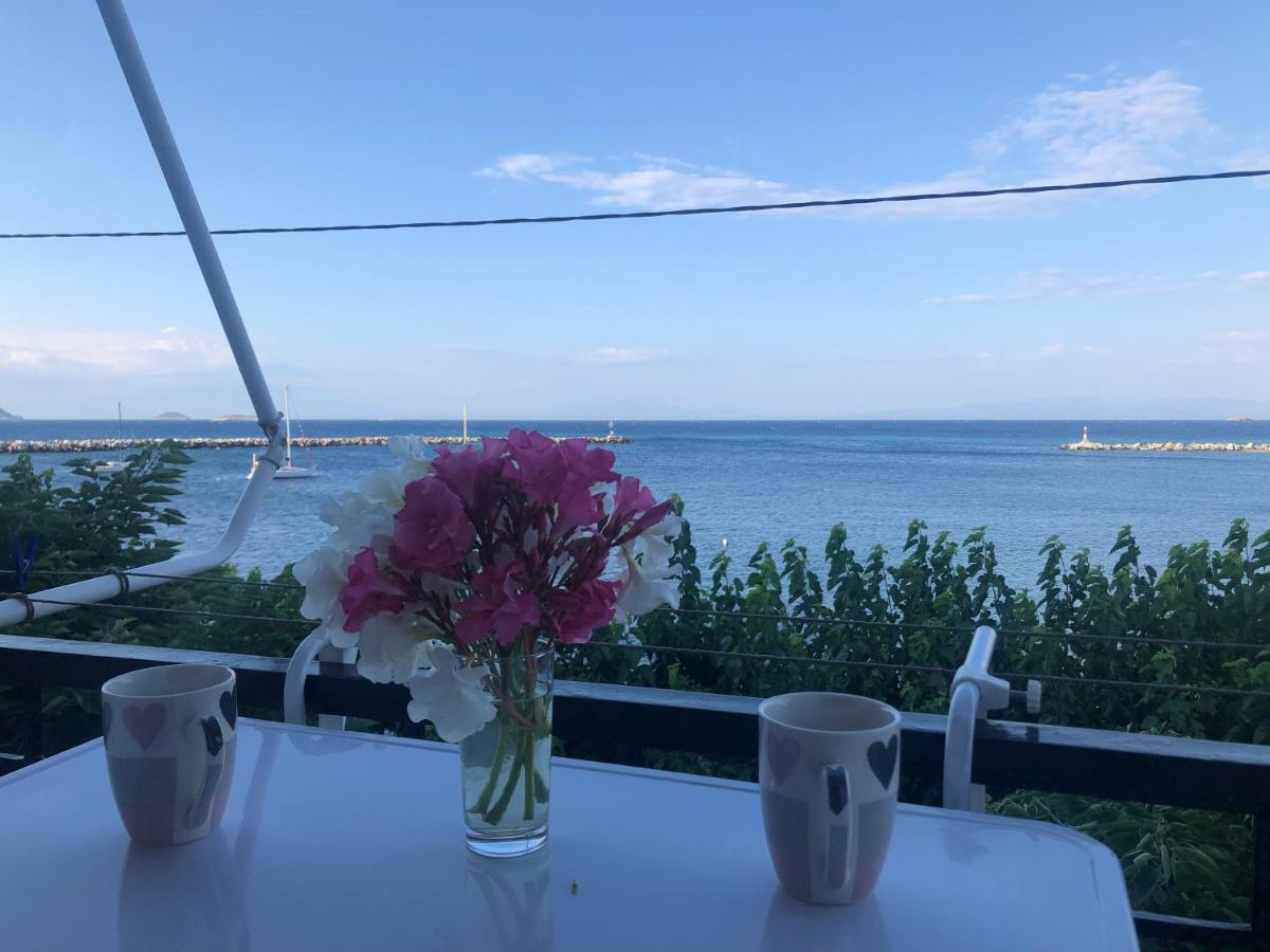 Jonny O, Apartment By The Sea Лутраки Экстерьер фото